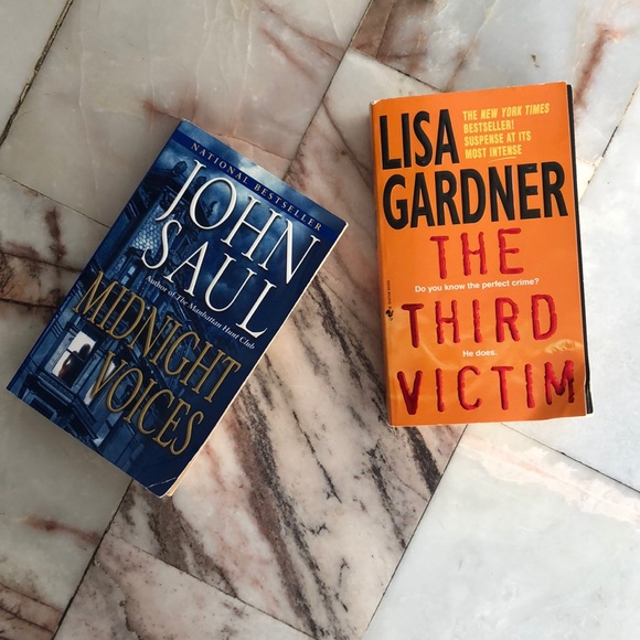 ☀️ Midnight Voices | The Third Victim book bundle - Picture 1 of 7